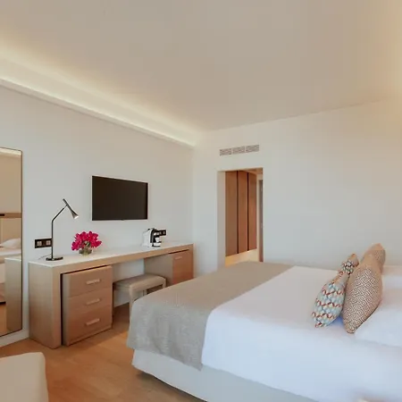 Golden Coast Resort 4*