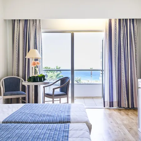 Golden Coast 4*