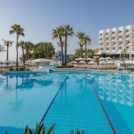 Golden Coast 4*