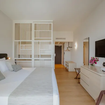 Golden Coast 4*