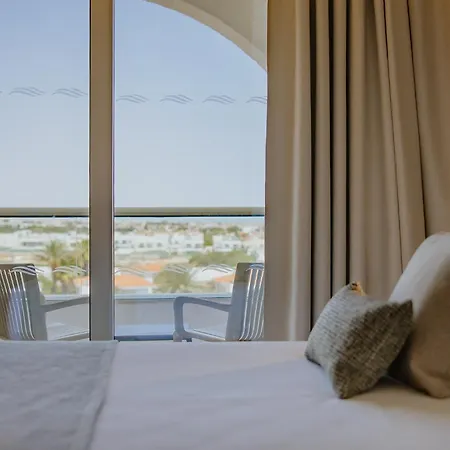 Golden Coast Курортный комплекс 4*